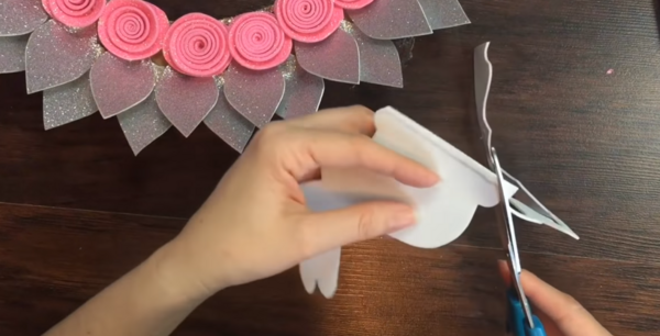 Как да направите великденски венец от картон (ВИДЕО) 