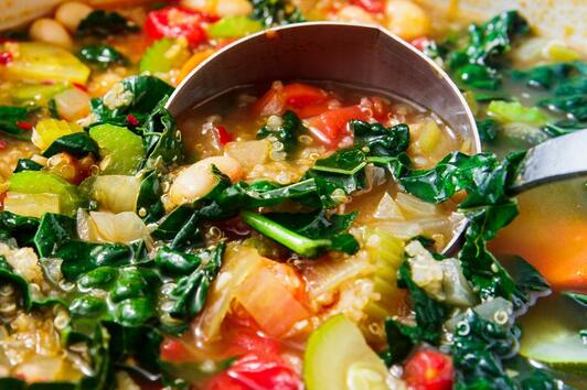 Зеленчукова супа с киноа 