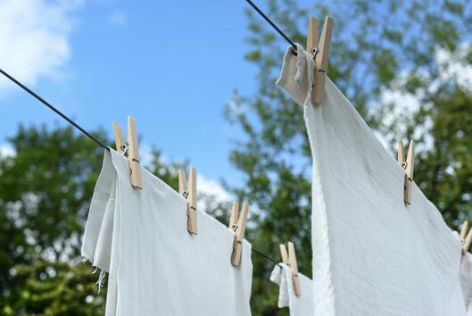 5 начина за избелване на бели дрехи без химикали 