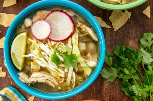 Как да приготвите посоле- традиционна мексиканска супа 