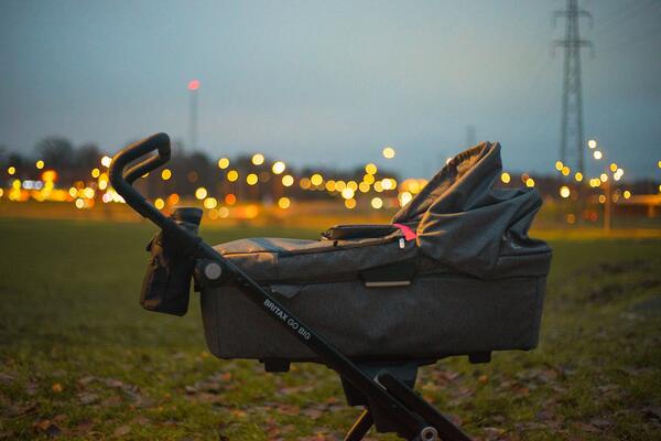 Как покриването на количката може да изложи бебето ви на опасност, дори ако платът е тънък