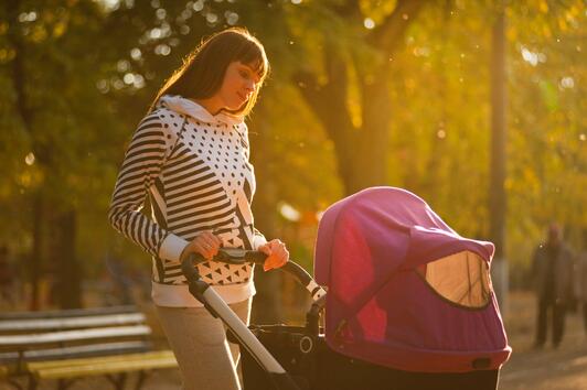 Как покриването на количката може да изложи бебето ви на опасност, дори ако платът е тънък