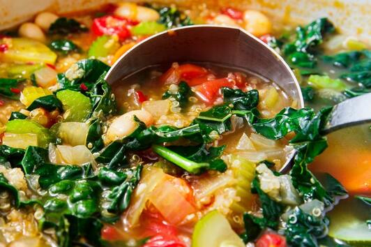 Рецепта за зеленчукова супа с киноа 