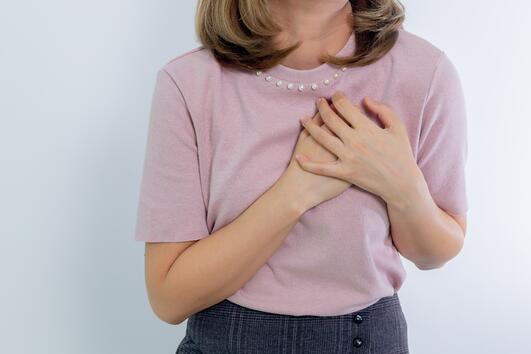 8 причини да усещате болка под лявата си гърда