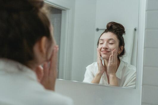 Колко дълго трябва да миете лицето си? Отговорът ще ви шокира!