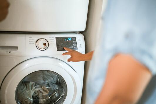 13 неща, които никога не трябва да слагате в пералнята
