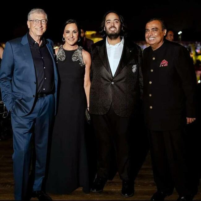 Най-богатият мъж в Индия: Частен концерт на Риана, Зукърбърг и Бил Гейтс сред гостите