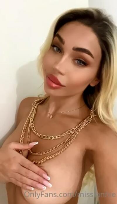 Скандални разкрития: Ана-Шермин от "Ергенът" в OnlyFans Скандални разкрития: Ана-Шермин от "Ергенът" в OnlyFans