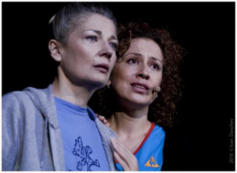 "Стъпка напред" от жените в Младежки театър "Николай Бинев"