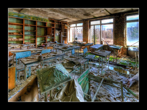<p>Едно от изоставените училища в Припят</p>