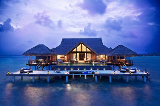 Петзвезден екзотичен комплекс за почивки на Малдивите - пожелаваме на всеки от вас някога да посети това кътче. Спокойствие и лукс, какво друго му трябва на човек?
