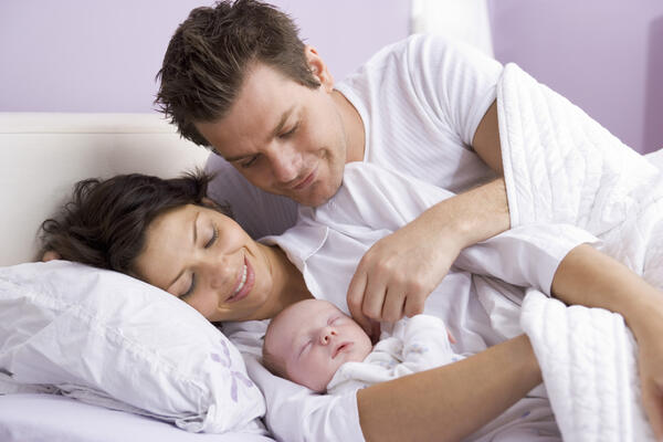 Позитивно раждане за щастливи мама и бебе