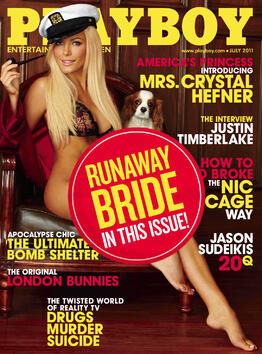 <p>Кристъл Харис избяга от Хю Хефнър през 2011 година точно преди сватбата им. Новият брой на Playboy вече беше пуснат за печат, а стикерът за "избягалата булка" се е появил в последния момент.</p>