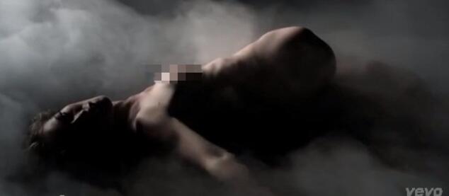 Тимбърлейк пусна скандален клип с голи жени