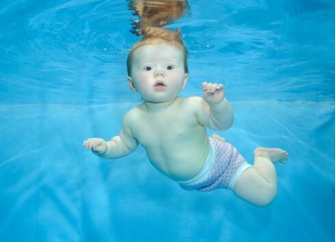 И бебетата могат да плуват