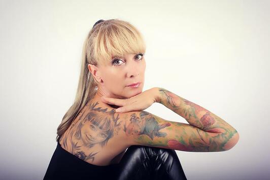 Татуировките и работата с любопитни малчугани