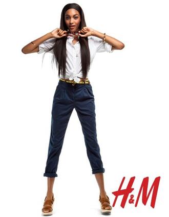 Ученически шик от H&M и новата Наоми