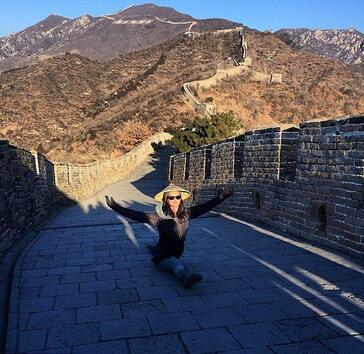 Кейти Пери демонстрира изумителна гъвкавост