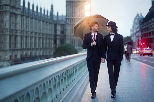 Романтични снимки на гей двойки от цял свят