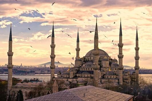 Няколко причини да посетите Истанбул тази пролет