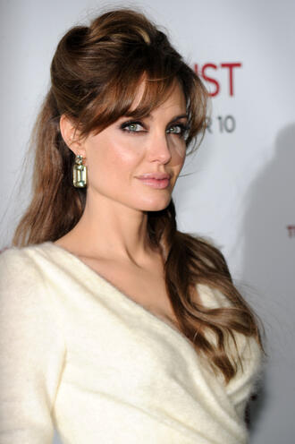 Анджелина Джоли лице на лятната рекламна кампания на Louis Vuitton