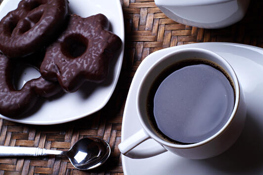 Мозъкът ти има нужда от кафе и сладко!