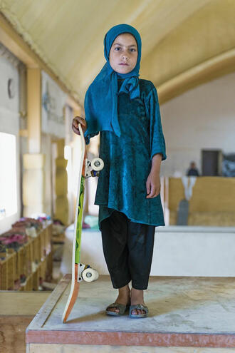 Децата на Афганистан: Отнети права и живот без посока