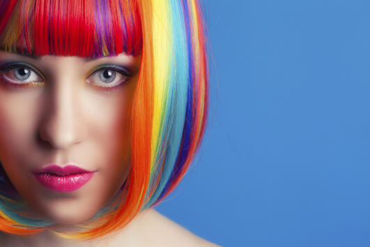 ТЕСТ: Кой неонов цвят на косата е най-подходящ за вашата визия?