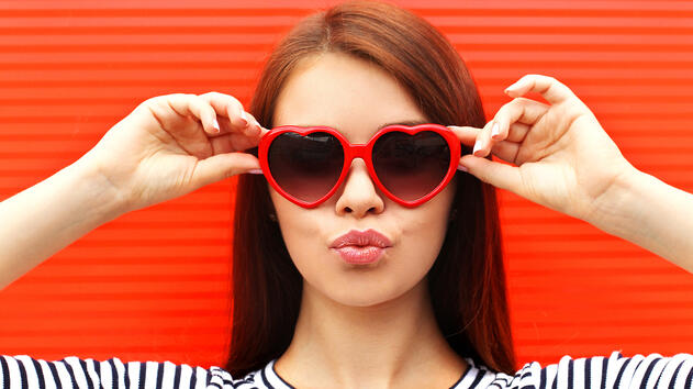 Как да изберем подходящите слънчеви очила според формата на лицето си?