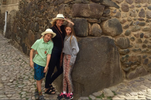 Гуинет Полтроу заведе порасналите си деца на идилична ваканция в Перу