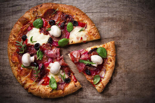 Бърза, вкусна и лесна рецепта за пица в тиган
