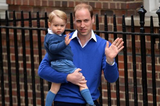 Защо малкият принц Джордж носи винаги шорти?