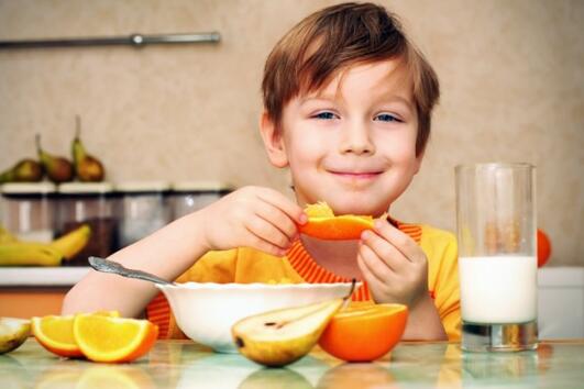 Как да научим детето да се храни здравословно?