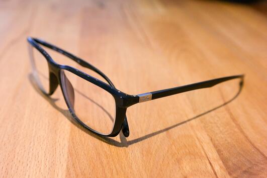 11 трика за хората, които носят очила 
