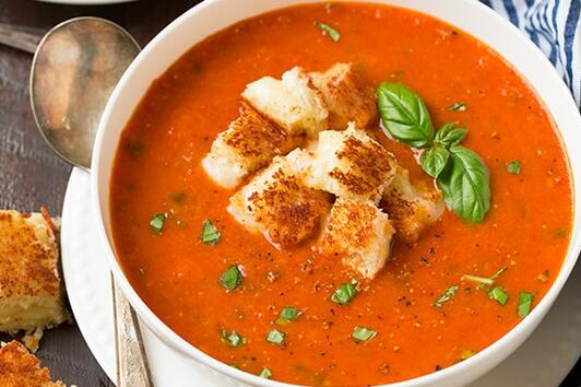 Супа с домати и босилек 