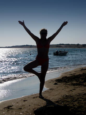 Йога на морския бряг - бъдете в хармония със себе си