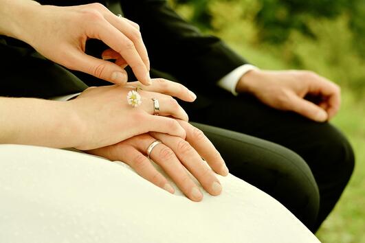 Психолозите обясняват защо късните бракове са по-щастливи от ранните
