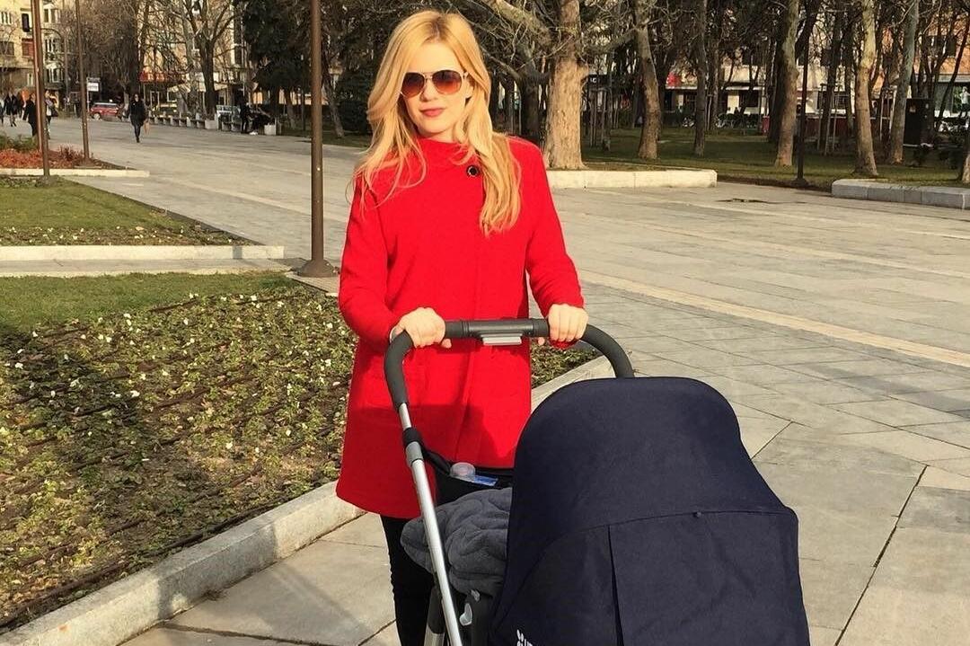 Певицата Нели Петкова отпразнува първия рожден ден на сина си