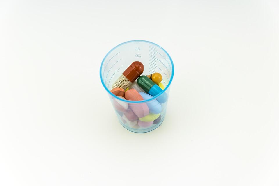 Най-популярните странични ефекти от приемането на антибиотици са гадене и