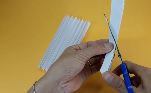  Как да извършите украса за коледната елха от хартия (ВИДЕО) 