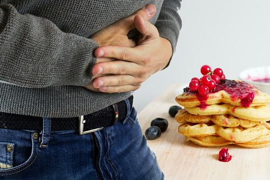 7 драстични промени, които се случват в тялото ви, когато ядете прекалено много 