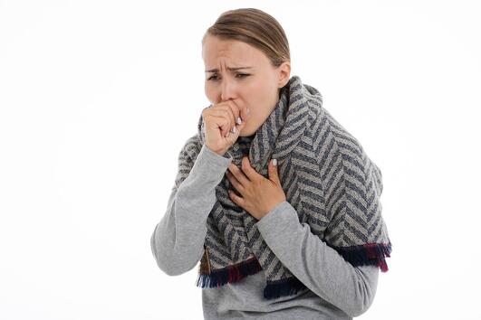 Може ли алергиите да причинят кашлица  или това е просто настинка?