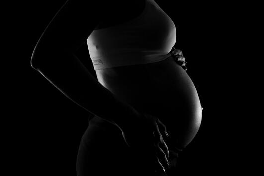 Как да се справите със запека по време на бременност?