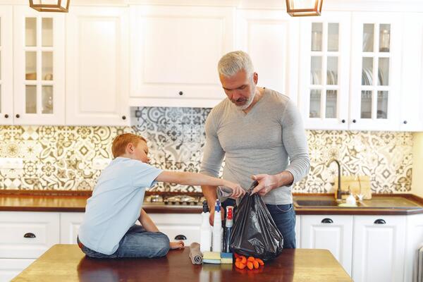 На каква възраст децата трябва да започнат да се занимават с домакинска работа 
