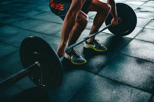 Добавете повече тежести в тренировките, за да свалите килограми
