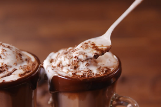 22 дни до Коледа: Как да си приготвите най-вкусния горещ шоколад 