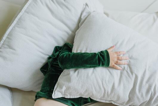 Какво ще се случи с тялото ви, ако започнете да спите без възглавница 