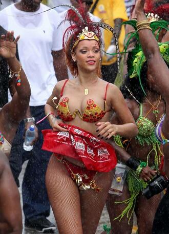 Щастливата Риана на парада в Барбадос