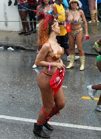 Щастливата Риана на парада в Барбадос
