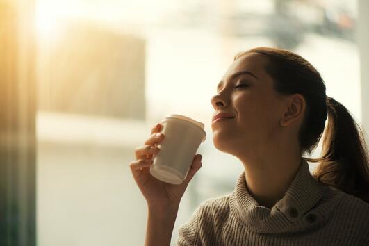 Какво се случва с тялото ви, ако първото нещо, което правите сутрин, е да пиете кафе 